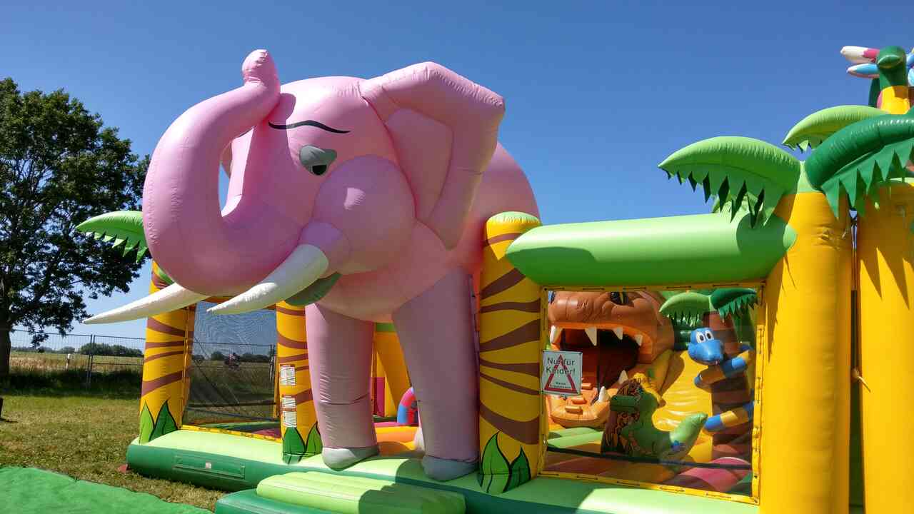 Hüpfburgenpark Fehmarn Hüpfburg Elefant