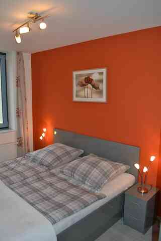 Strandburg – Bett im Schlafzimmer 1