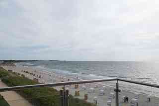 Inselblume 03 - Ferienwohnung mit direktem Meerblick – Aussicht vom Balkon der Inselblume 03 auf den Südstrand von Fehmarn