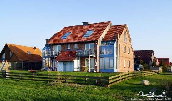 Haus mit Garten und Spielplatz Haus mit Garten und Spielplatz